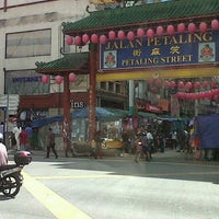 Photo taken at Petaling street-Kuala Lumpur by tica t. on 12/14/2012