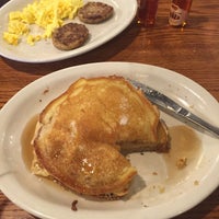 Photo taken at Cracker Barrel Old Country Store by nichole r. on 9/18/2015