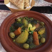 Снимок сделан в Aljuzama Restaurante Árabe Halal пользователем Saliha S. 4/20/2018