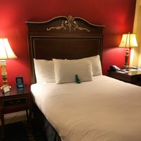 Снимок сделан в Bourbon Orleans Hotel пользователем greenie m. 11/3/2019