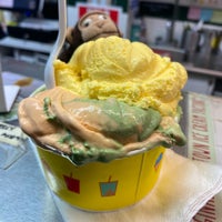 Снимок сделан в The Original Chinatown Ice Cream Factory пользователем greenie m. 4/21/2024