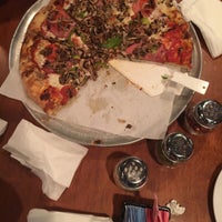รูปภาพถ่ายที่ Downey Pizza Company โดย George P. เมื่อ 9/7/2015