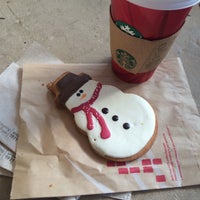Photo taken at Starbucks by Camilo P. on 12/15/2014