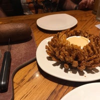 Photo taken at Outback Steakhouse by Rei L. on 10/14/2021