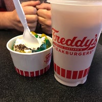 Photo taken at Freddy&amp;#39;s Steakburgers by Rei L. on 5/11/2018