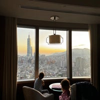 Photo taken at Shangri-La&amp;#39;s Far-Eastern Plaza Hotel by Amanda N. on 12/30/2023