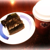 Photo taken at KOOTS GREEN TEA 東京ミッドタウン店 by Haruka Y. on 10/23/2012