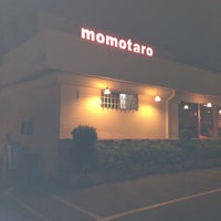 Foto scattata a Momotaro Japanese Restaurant da M C S. il 9/16/2012