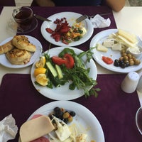 Photo taken at Tepe Tesisleri Cafe Restaurant Kır Düğün Salonu by Yunus Ö. on 9/12/2015