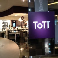 Photo prise au ToTT Store par Karen C. le12/9/2012