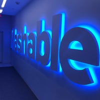 Photo taken at Mashable HQ by Gabriel G. on 11/8/2017
