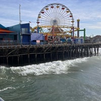 Das Foto wurde bei Santa Monica Pier Carousel von Junio am 12/2/2023 aufgenommen