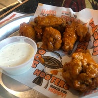Photo taken at Hooters by Clarise Y. on 11/30/2019