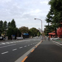 Photo taken at 外苑周回道路 by Rio T. on 10/29/2012