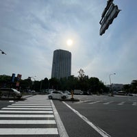 Photo taken at 赤羽橋交差点 by Rio T. on 6/7/2023
