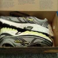 brooks shoes bothell