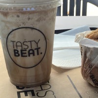 Photo taken at Tasty Beat by Javier L. on 11/24/2015