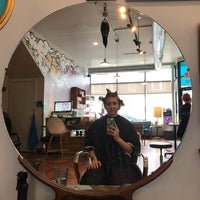 4/2/2018 tarihinde Mandy D.ziyaretçi tarafından Barbara &amp;amp; Barbara Hair Parlor'de çekilen fotoğraf
