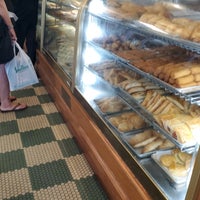 Photo taken at Versailles Bakery by Clinton™ on 7/11/2021