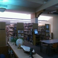 Foto tomada en Baldwinsville Public Library  por Frank C. el 10/8/2012