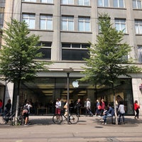 Photo taken at Apple Bahnhofstrasse by Pawin N. on 7/13/2019