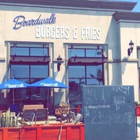Das Foto wurde bei Boardwalk Fresh Burgers and Fries von Jam P. am 6/13/2018 aufgenommen