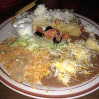 Foto diambil di Pedro&amp;#39;s Mexican Restaurant oleh Frank L. pada 12/15/2012