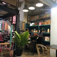 7/16/2020 tarihinde DgRaziela A.ziyaretçi tarafından Ampersand Specialty Coffee &amp;amp; Co-workplace'de çekilen fotoğraf