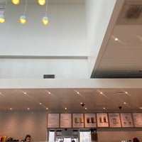 Photo taken at Starbucks by Mak A. on 7/24/2022