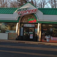 Photo taken at Hess Express by Laura on 1/20/2013