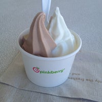 Photo taken at Pinkberry by BIANCA P. on 1/17/2013