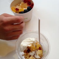 Photo taken at Pinkberry by Настенька 🐼 on 5/22/2013