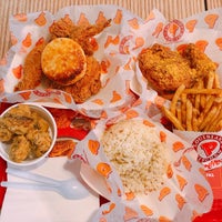 Photo taken at Popeyes Louisiana Kitchen by 🍔Why S. on 2/26/2018