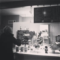 12/14/2012 tarihinde Callie S.ziyaretçi tarafından Loftea Cafe'de çekilen fotoğraf