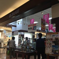 4/7/2013にReggie C.が東江メガネ サンエー那覇メインプレイス店で撮った写真