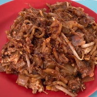 Photo taken at Outram Park Fried Kway Teow Mee by Melvin C. on 2/18/2023