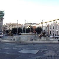 Photo taken at Piazza Indipendenza by Bahar A. on 10/4/2012