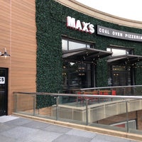 Photo taken at Max&amp;#39;s Coal Oven Pizzeria by Mr.Max on 7/24/2018