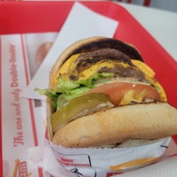 Photo taken at In-N-Out Burger by Joel R. R. on 3/25/2024