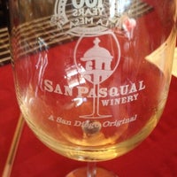 รูปภาพถ่ายที่ San Pasqual Winery Tasting Room โดย Jennifer A. เมื่อ 12/2/2013
