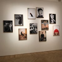รูปภาพถ่ายที่ Mai Manó Gallery and Bookshop โดย Nikoletta F. เมื่อ 9/26/2021