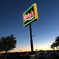 Photo taken at Beto&amp;#39;s Mexican Restaurant by Thomas F. on 3/26/2017