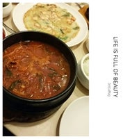 Photo taken at Arirang Korean Restaurant by Teeny Samantha N. on 8/13/2014