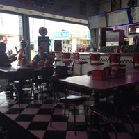 Photo taken at Doo Wop Diner by Raymond G. on 9/13/2015