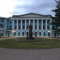 7/6/2018にExey P.がЕкатерининский дворецで撮った写真