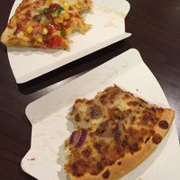 8/25/2016 tarihinde Julia K.ziyaretçi tarafından Pizza Hut'de çekilen fotoğraf