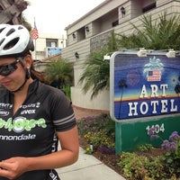 Das Foto wurde bei Art Hotel - Laguna Beach von DT am 6/22/2013 aufgenommen