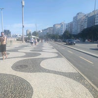 Photo taken at Calçadão de Copacabana by Thiago A. on 7/8/2022