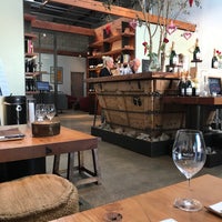 2/17/2020 tarihinde Glaucia M.ziyaretçi tarafından Alma Rosa Winery Tasting Room'de çekilen fotoğraf