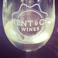 7/11/2014에 Corrie W.님이 Kent &amp; Co. Wines에서 찍은 사진